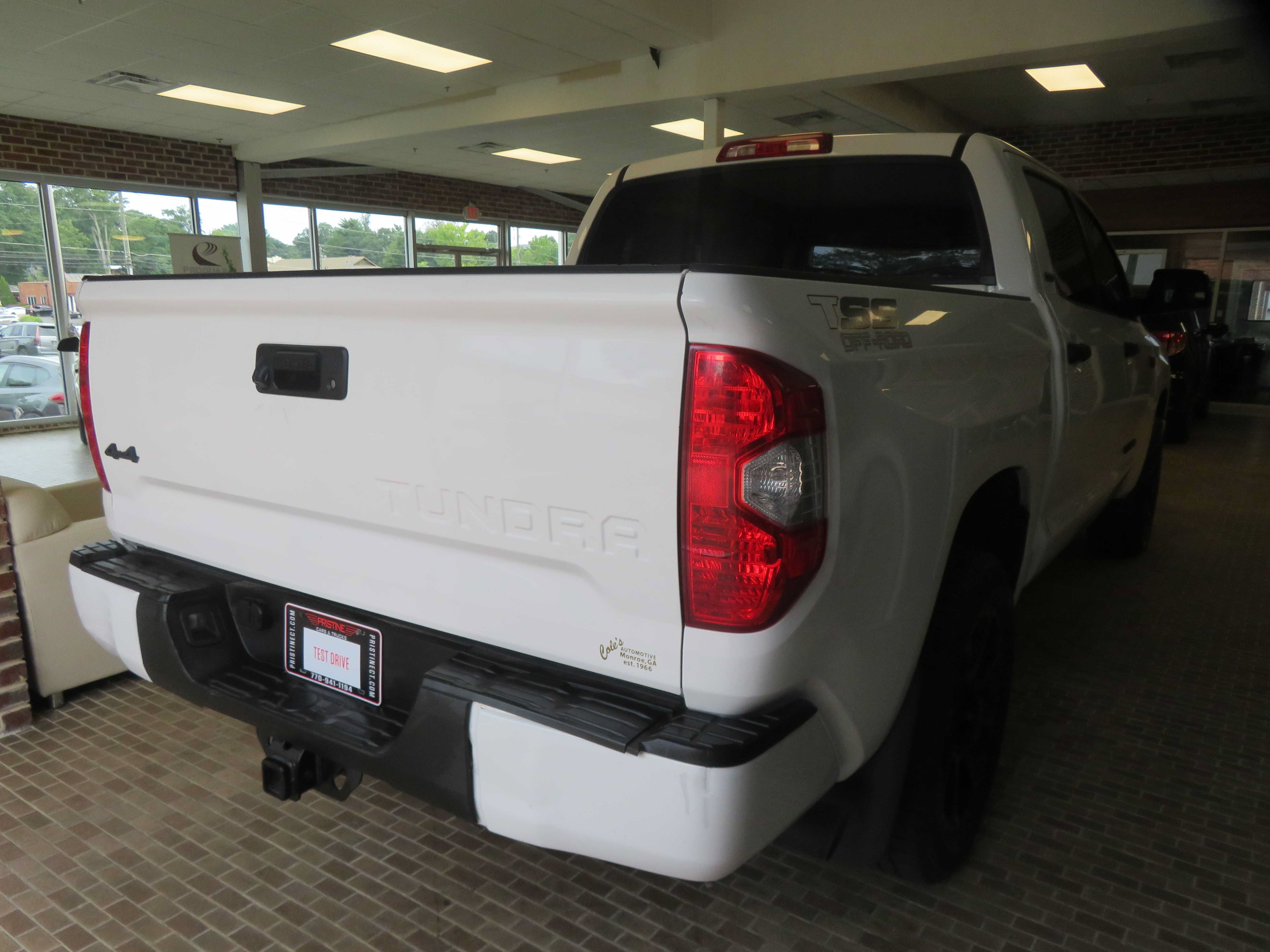 Used 2018 Toyota Tundra SR5 w/ SR5 Upgrade Package AWD/4WD image 4