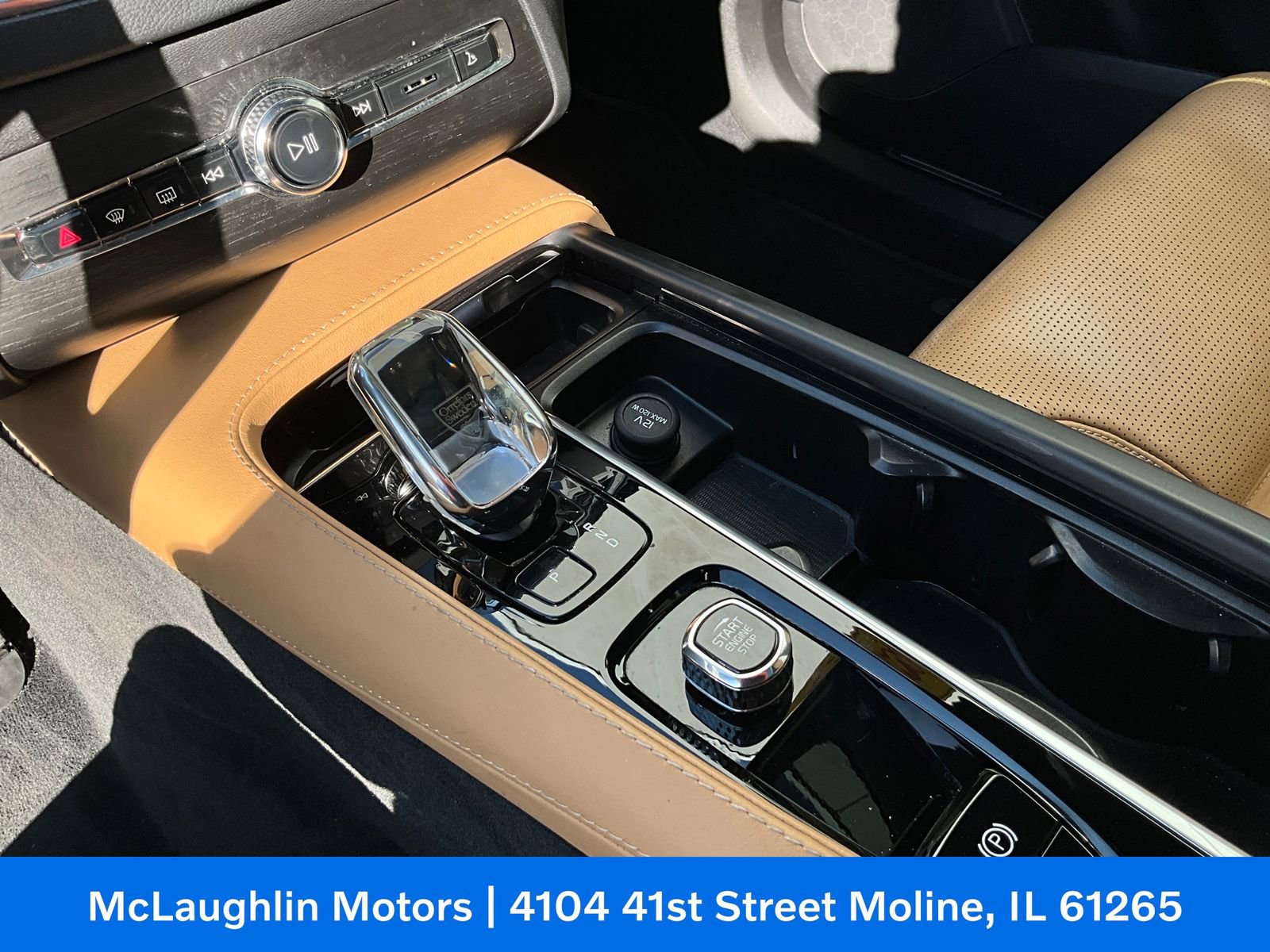 Certified 2023 Volvo XC90 B6 Ultimate w/ Protection Package Premier image 27