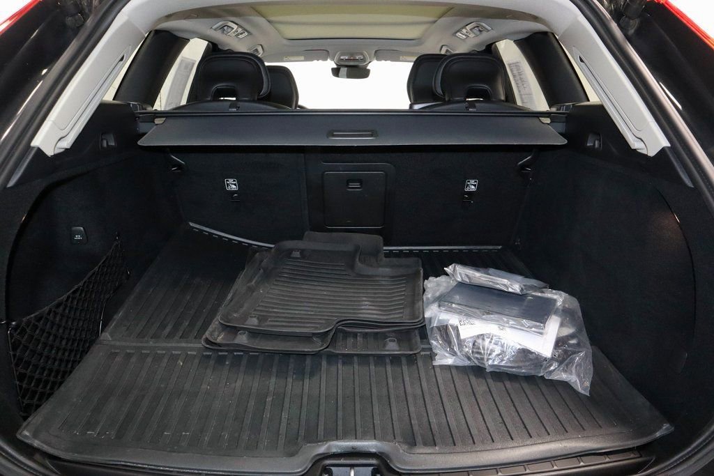 Used 2024 Volvo XC60 T8 Core image 13