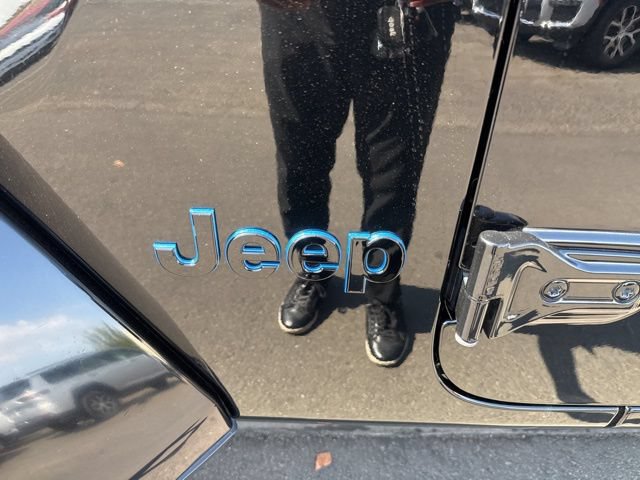 Used 2022 Jeep Wrangler Unlimited Sahara AWD/4WD image 37