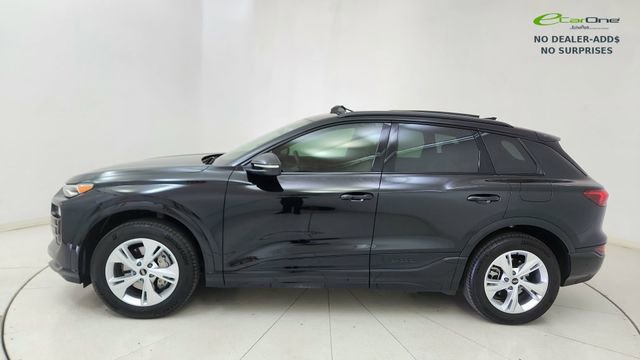 Used 2025 Audi Q6 e-tron Premium w/ Convenience Package image 3
