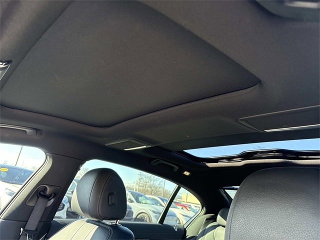 Used 2019 BMW 740i xDrive image 27