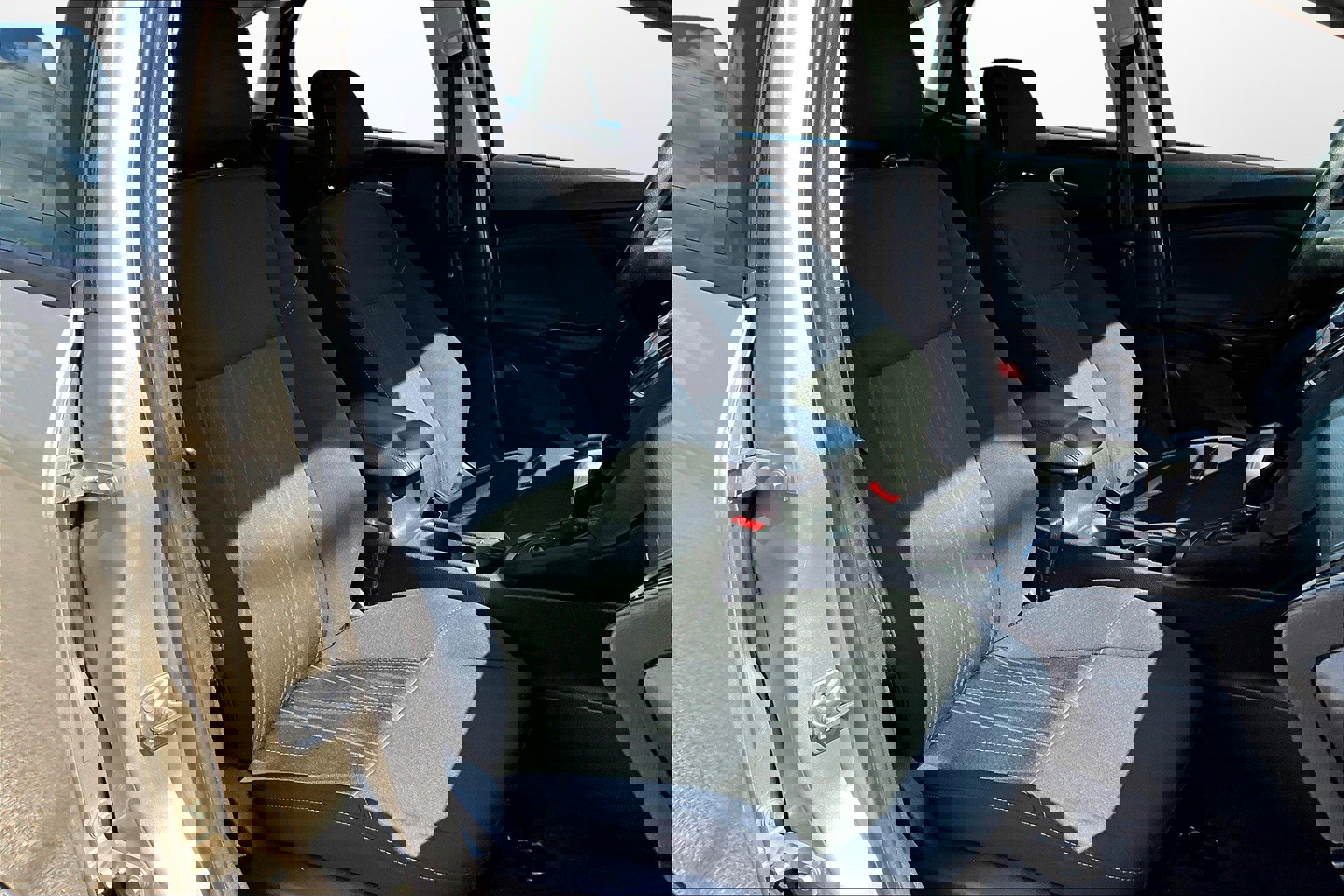 Used 2018 Ford Focus SE image 7