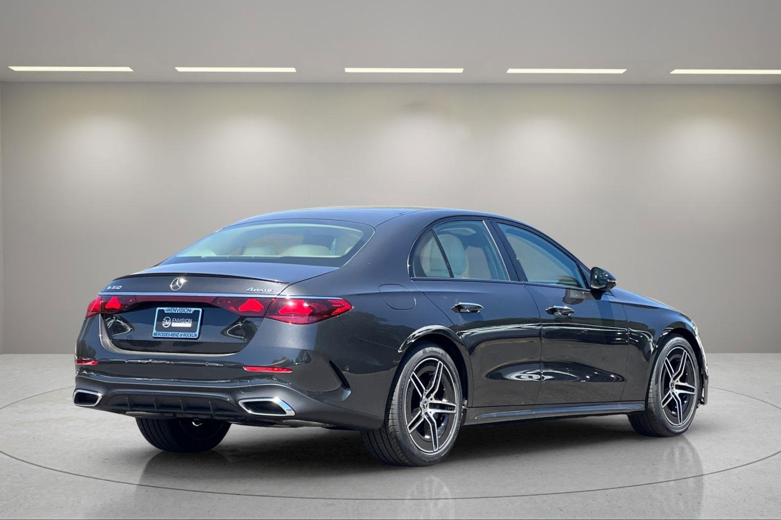 New 2025 Mercedes-Benz E 350 4MATIC Sedan image 4