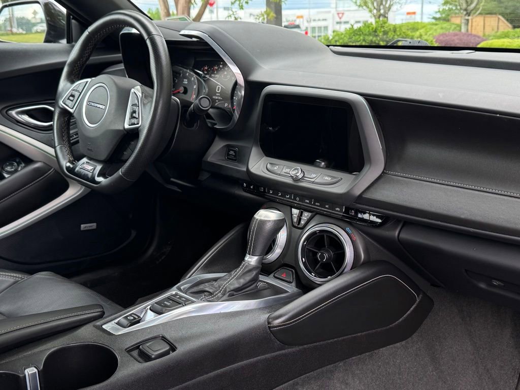Used 2016 Chevrolet Camaro SS RWD image 21