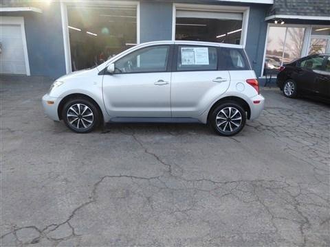 Used 2005 Scion xA image 2