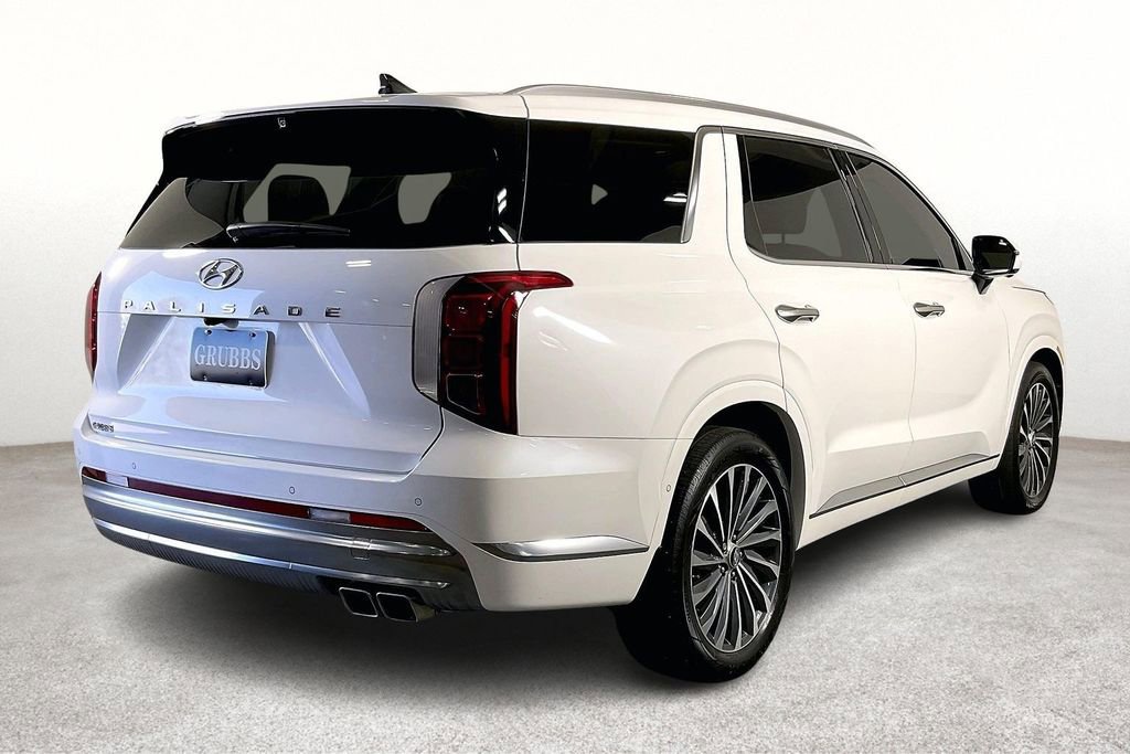 Used 2025 Hyundai Palisade Calligraphy image 2
