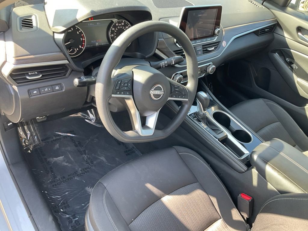 Used 2023 Nissan Altima 2.5 SV image 16