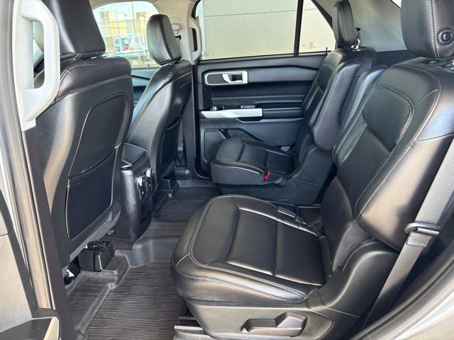 Used 2020 Ford Explorer XLT w/ Equipment Group 202A AWD/4WD image 29