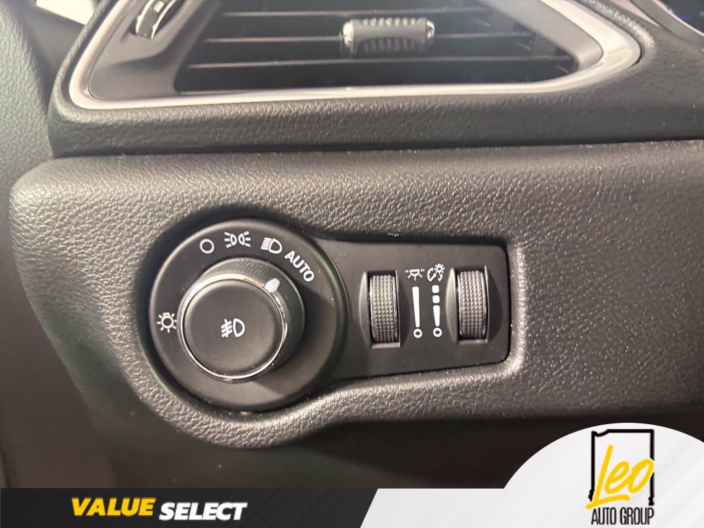 Used 2018 Chrysler Pacifica Touring Plus w/ S Appearance Package FWD image 15