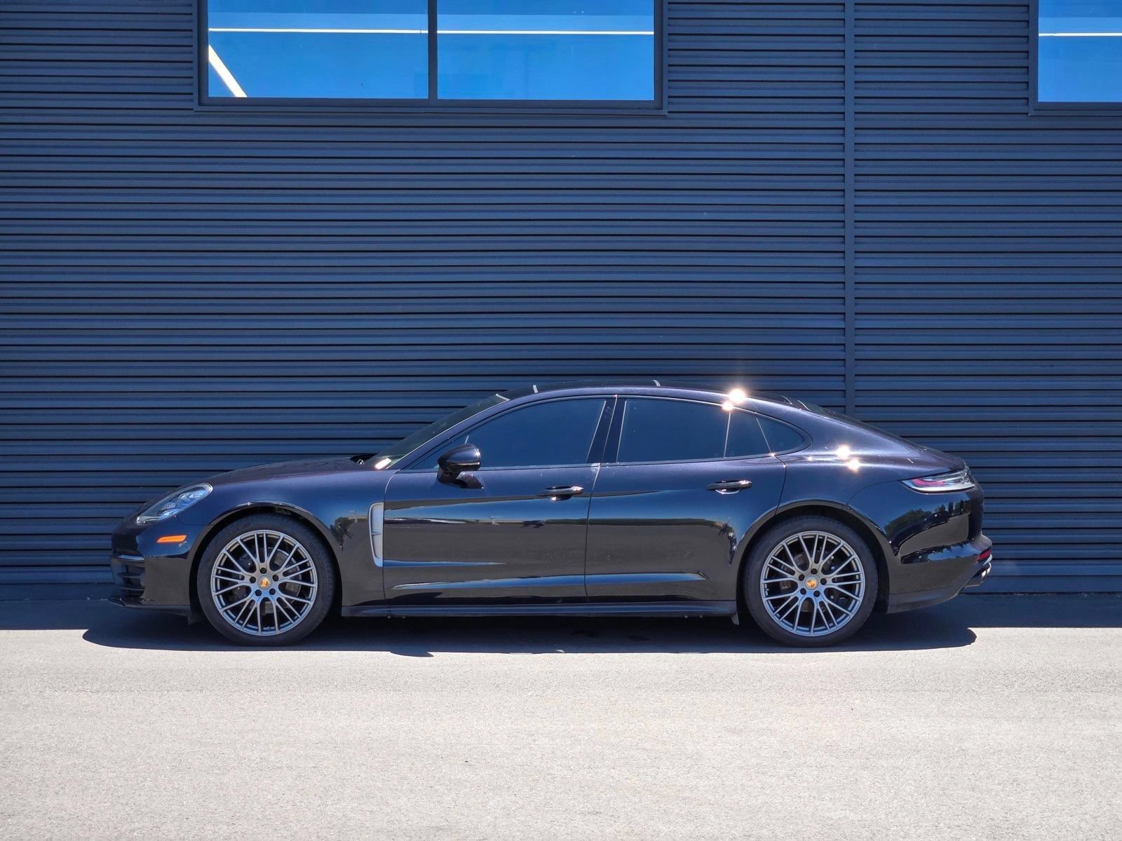 Certified 2023 Porsche Panamera 4 Platinum Edition w/ Assistance Package AWD/4WD image 2