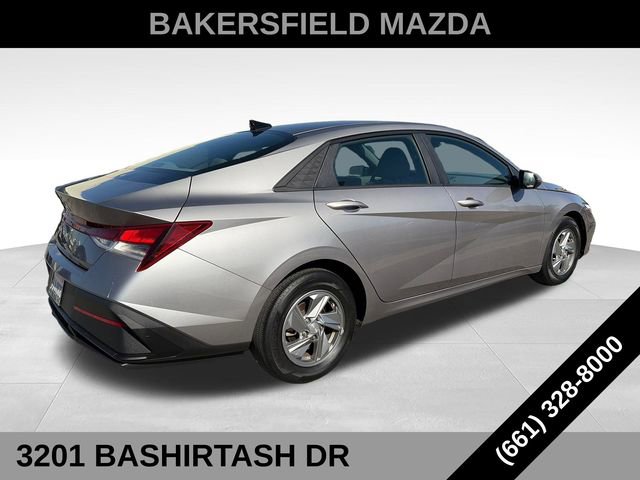 Used 2024 Hyundai Elantra SE FWD image 5