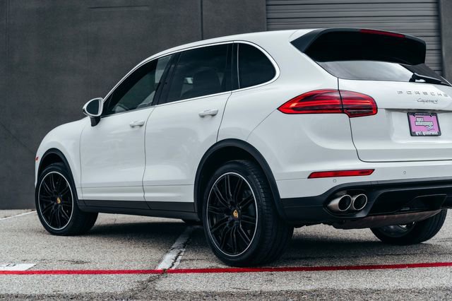 Used 2016 Porsche Cayenne S AWD/4WD image 31