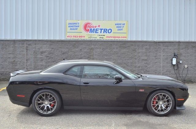 Used 2015 Dodge Challenger SRT w/ Technology Group image 9
