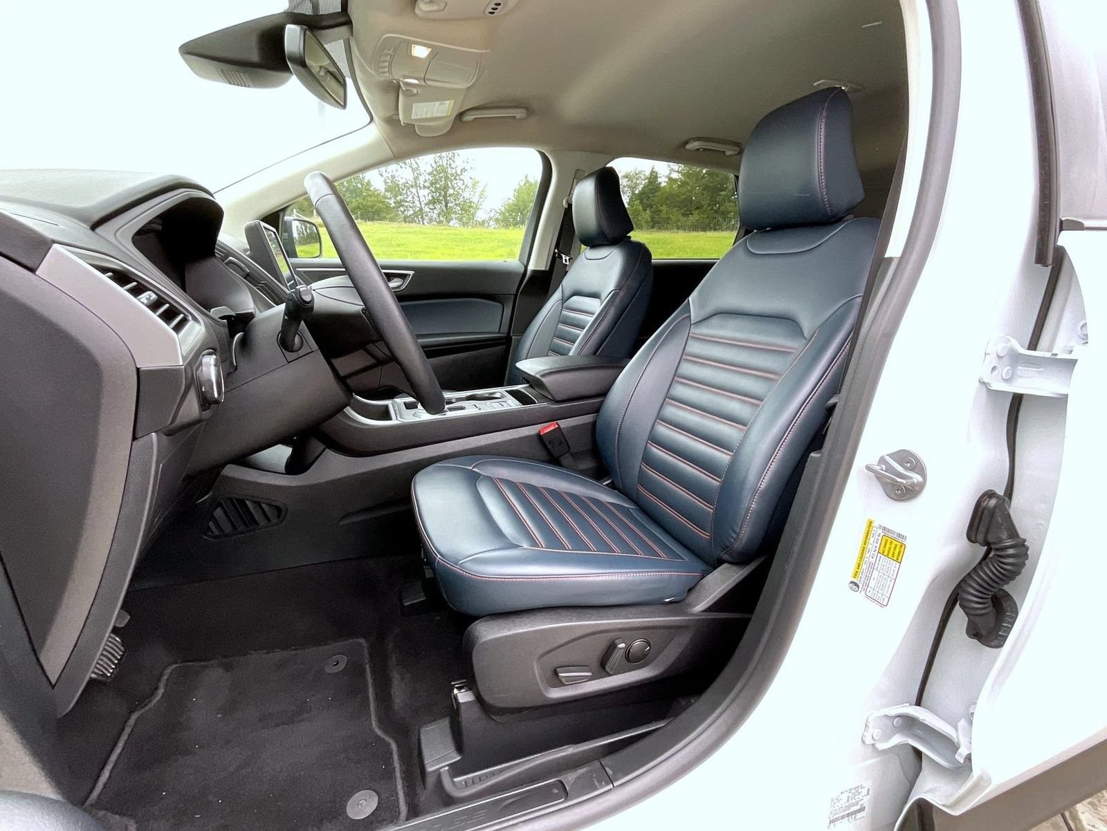 Used 2024 Ford Edge SEL w/ Sport Appearance Package AWD/4WD image 10