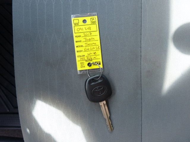 Used 2017 Toyota Tacoma SR image 41