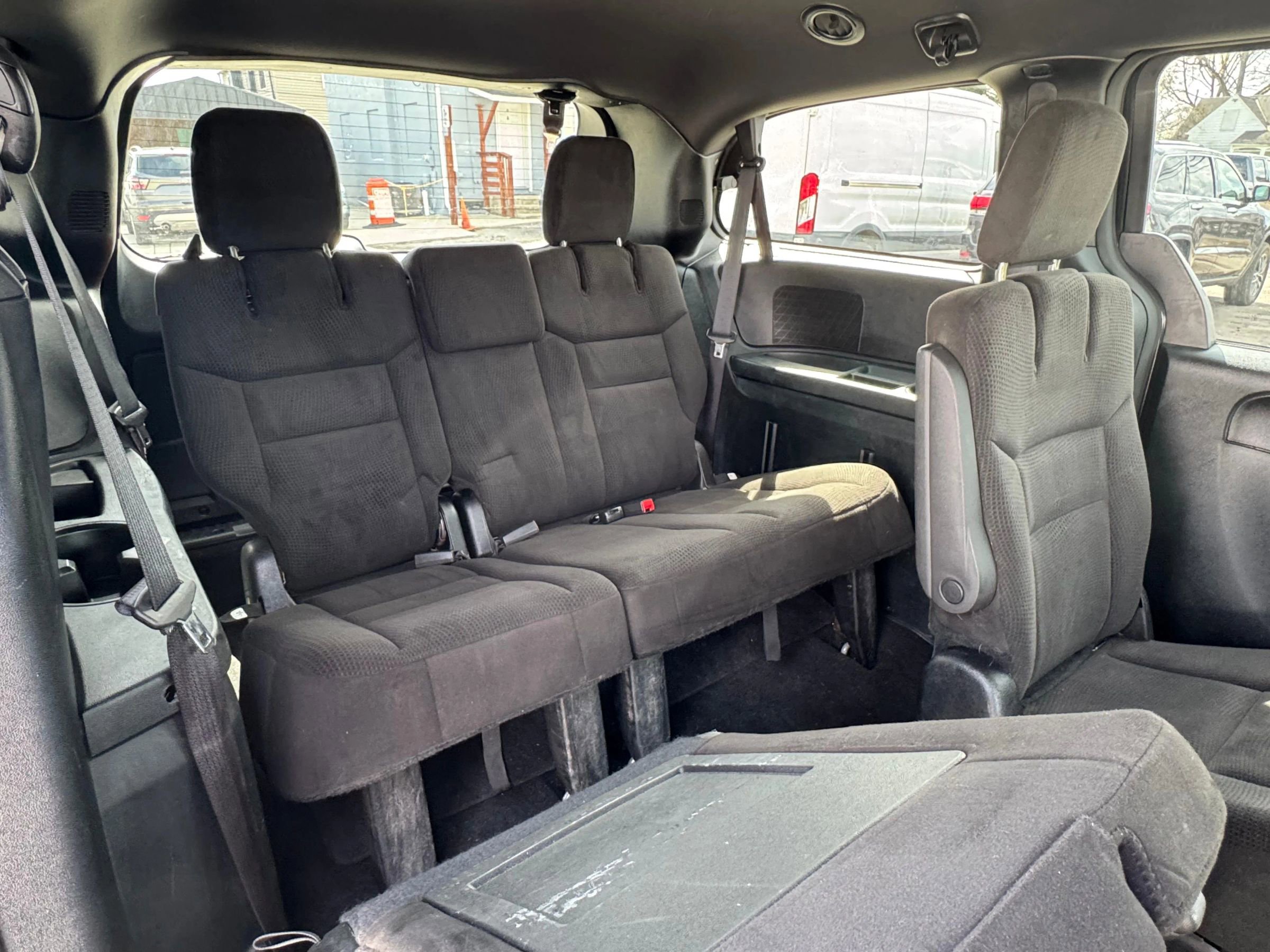 Used 2015 Dodge Grand Caravan SE image 10