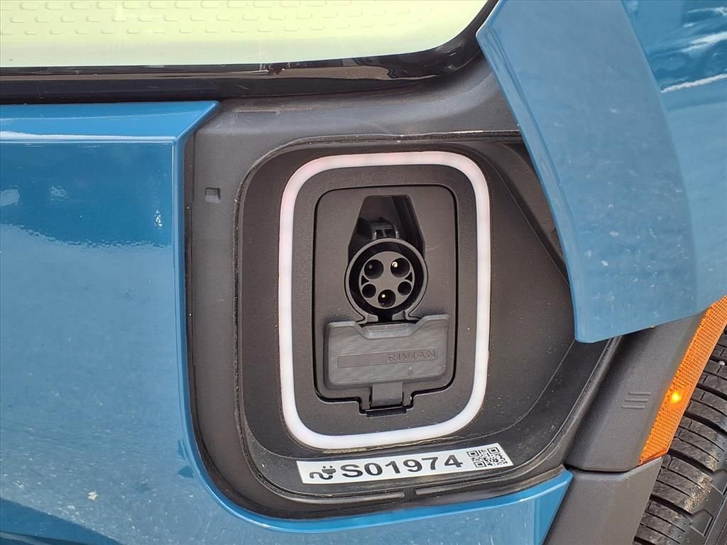 Used 2024 Rivian R1S Adventure AWD/4WD image 24