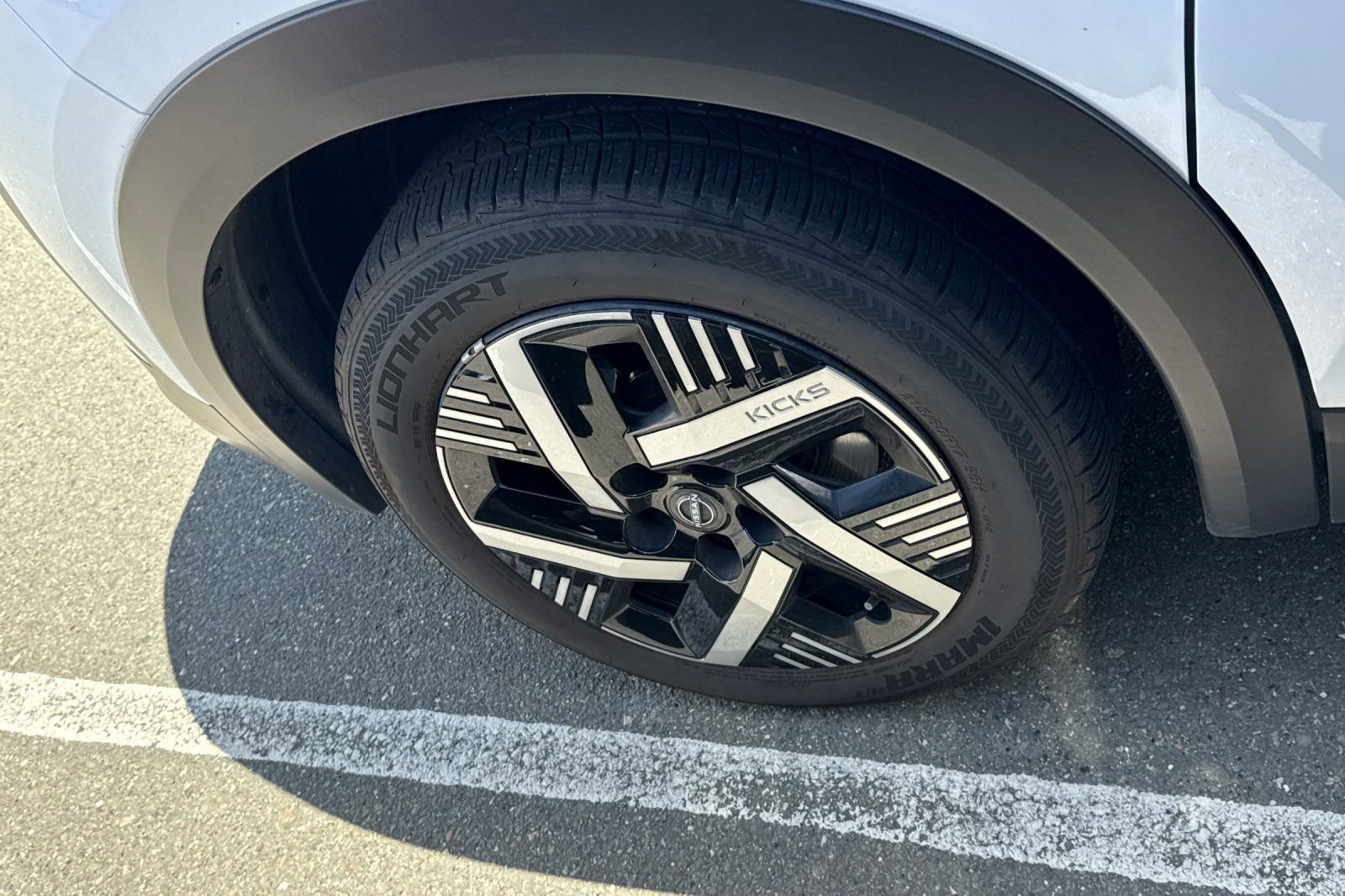 Certified 2025 Nissan Kicks SV FWD image 4