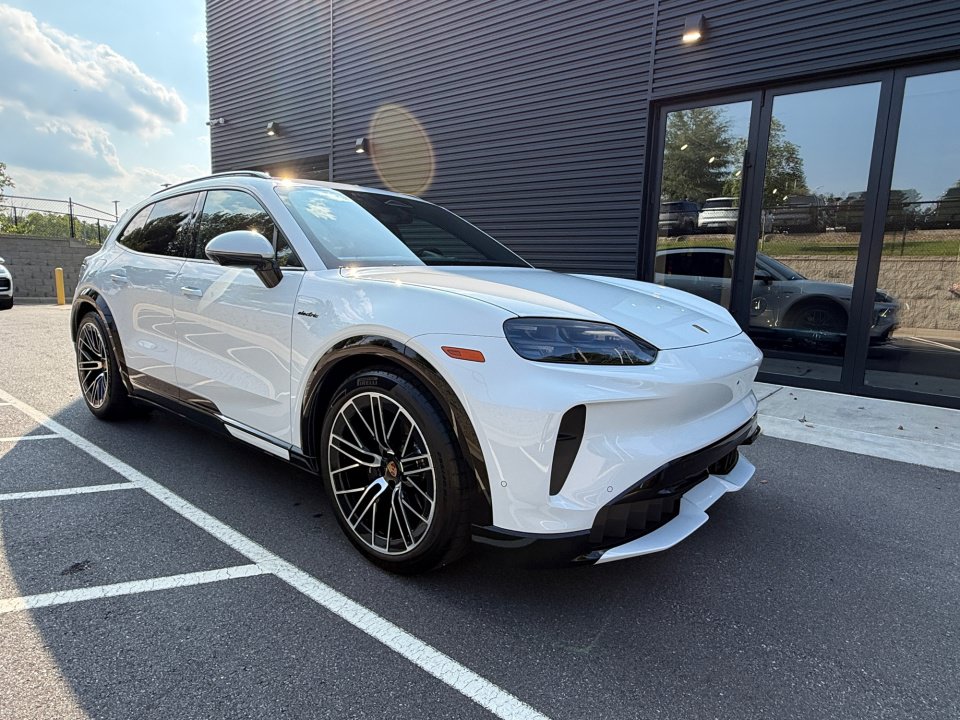 New 2026 Porsche Cayenne Electric AWD/4WD image 9