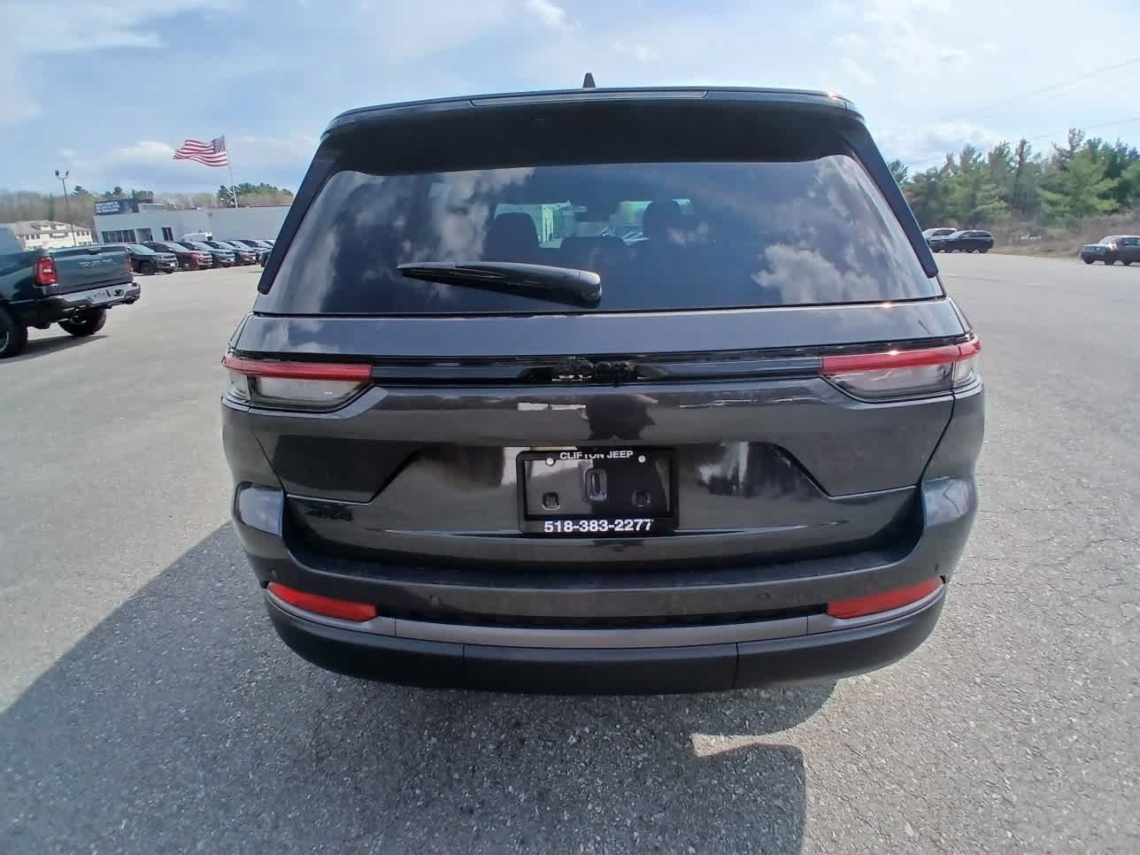 New 2026 Jeep Grand Cherokee L Limited w/ Limited Altitude Package AWD/4WD image 5