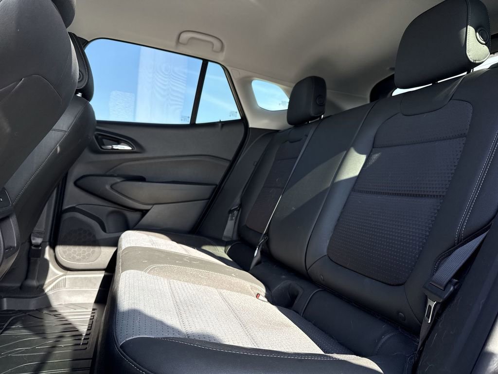 Used 2025 Chevrolet Trax LT w/ Driver Confidence Package image 24