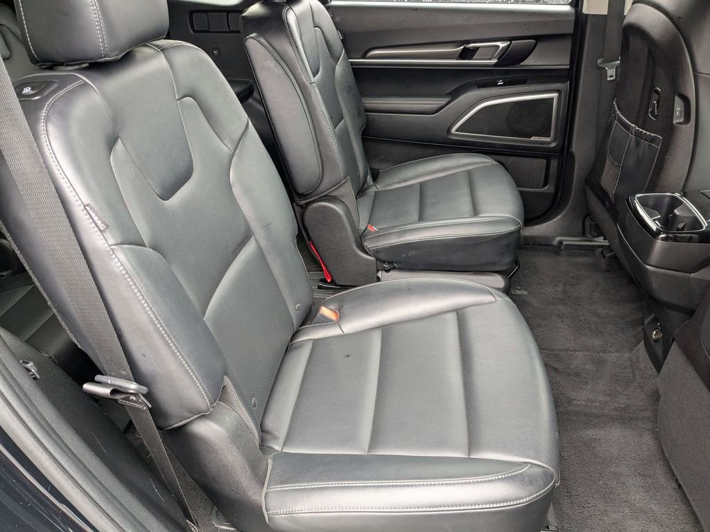 Used 2025 Kia Telluride S image 32