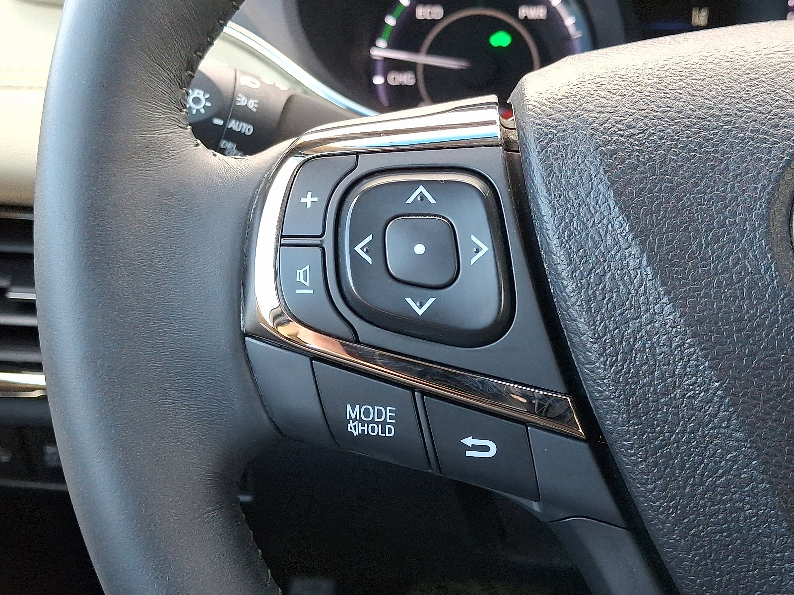 Used 2016 Toyota Avalon Limited image 29