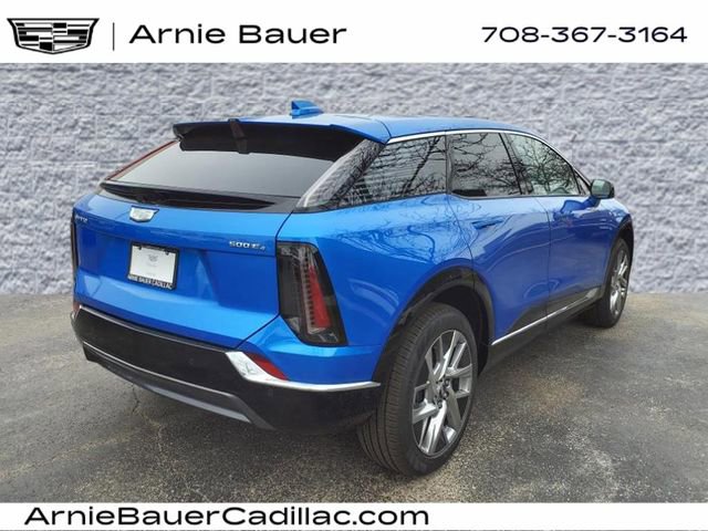 New 2025 Cadillac Optiq Luxury 1 image 8
