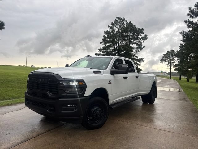 New 2026 RAM 3500 Tradesman AWD/4WD image 4