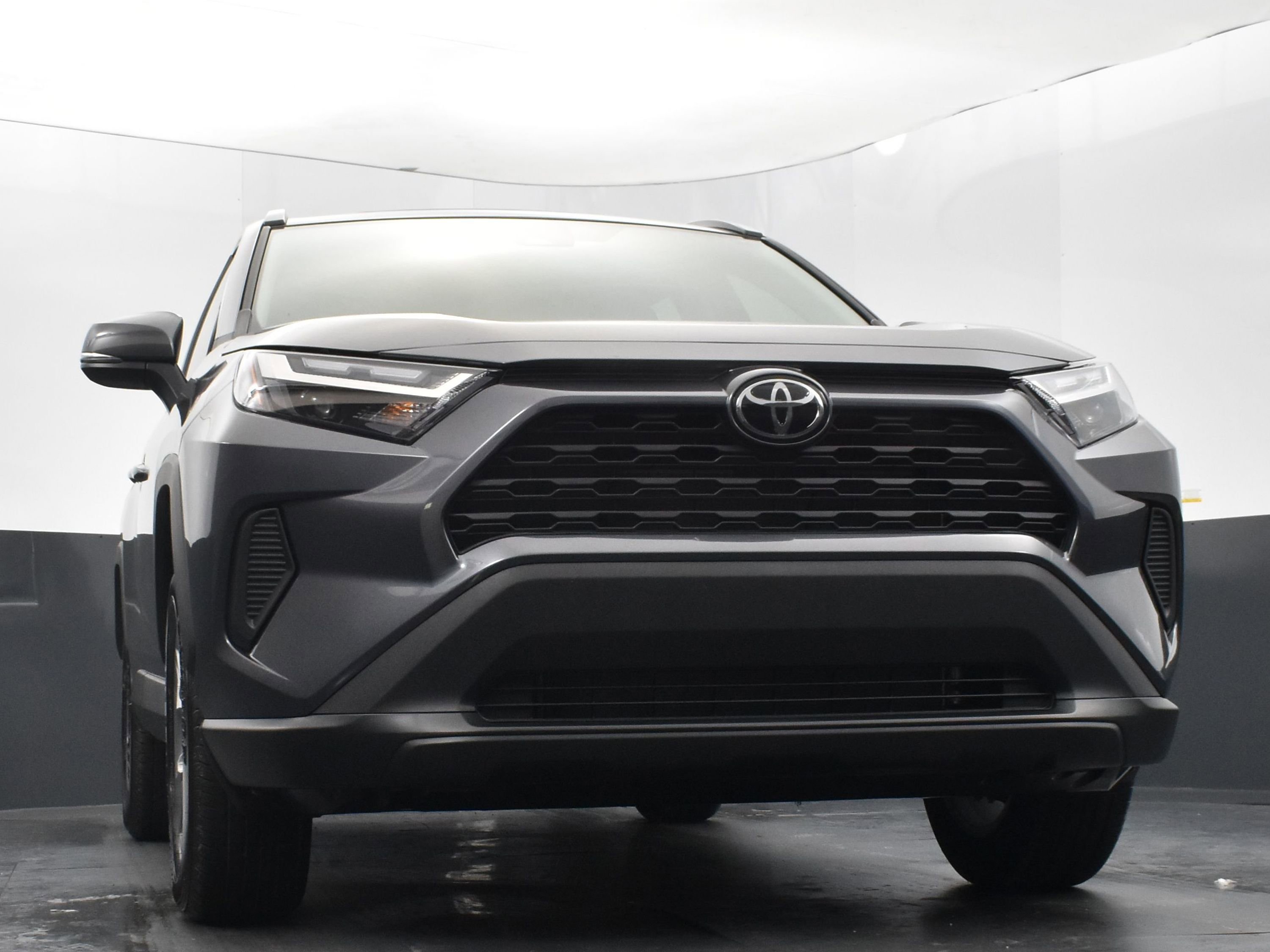 Used 2025 Toyota RAV4 XLE w/ Convenience Package image 43