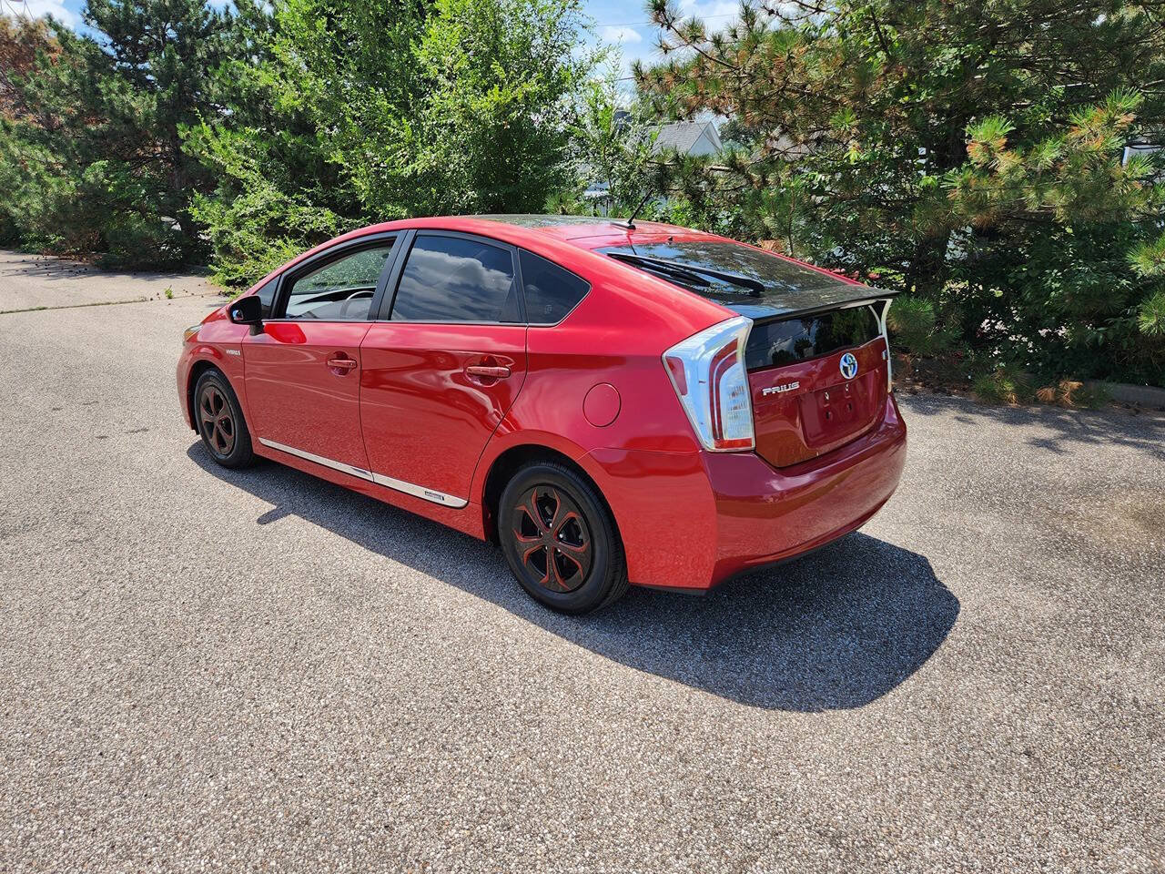 Used 2014 Toyota Prius Three w/ Solar Roof Package FWD image 4