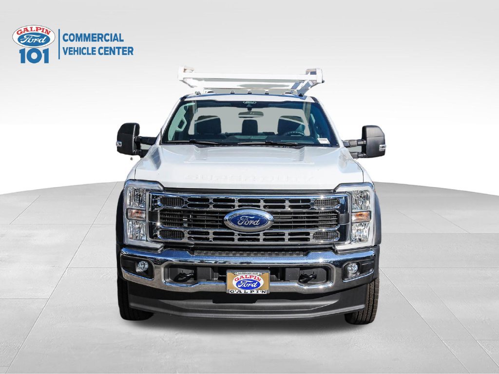 New 2025 Ford F450 XL w/ XL Chrome Package RWD image 2