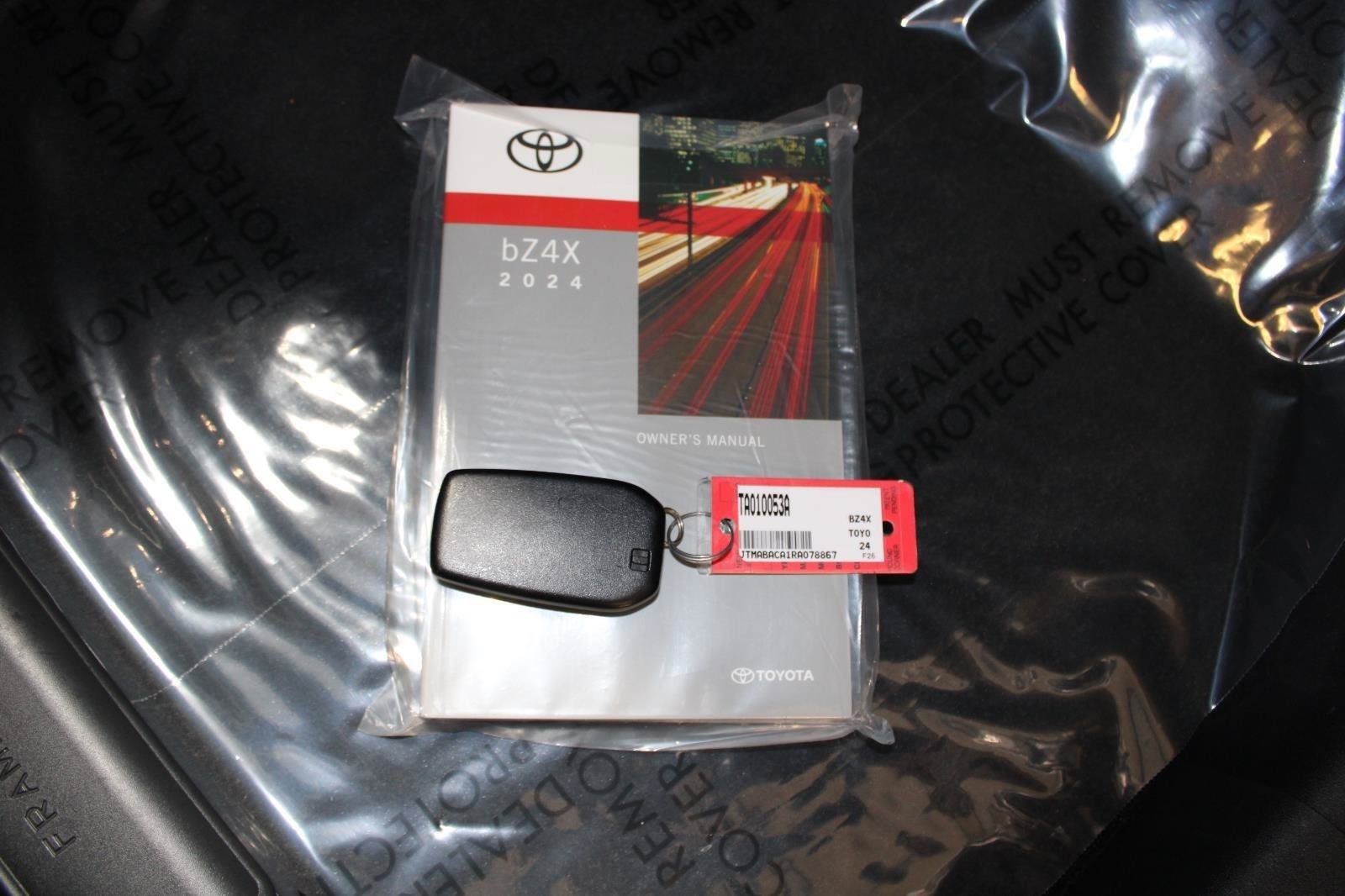 Used 2024 Toyota bZ4X AWD w/ Weather Package image 32