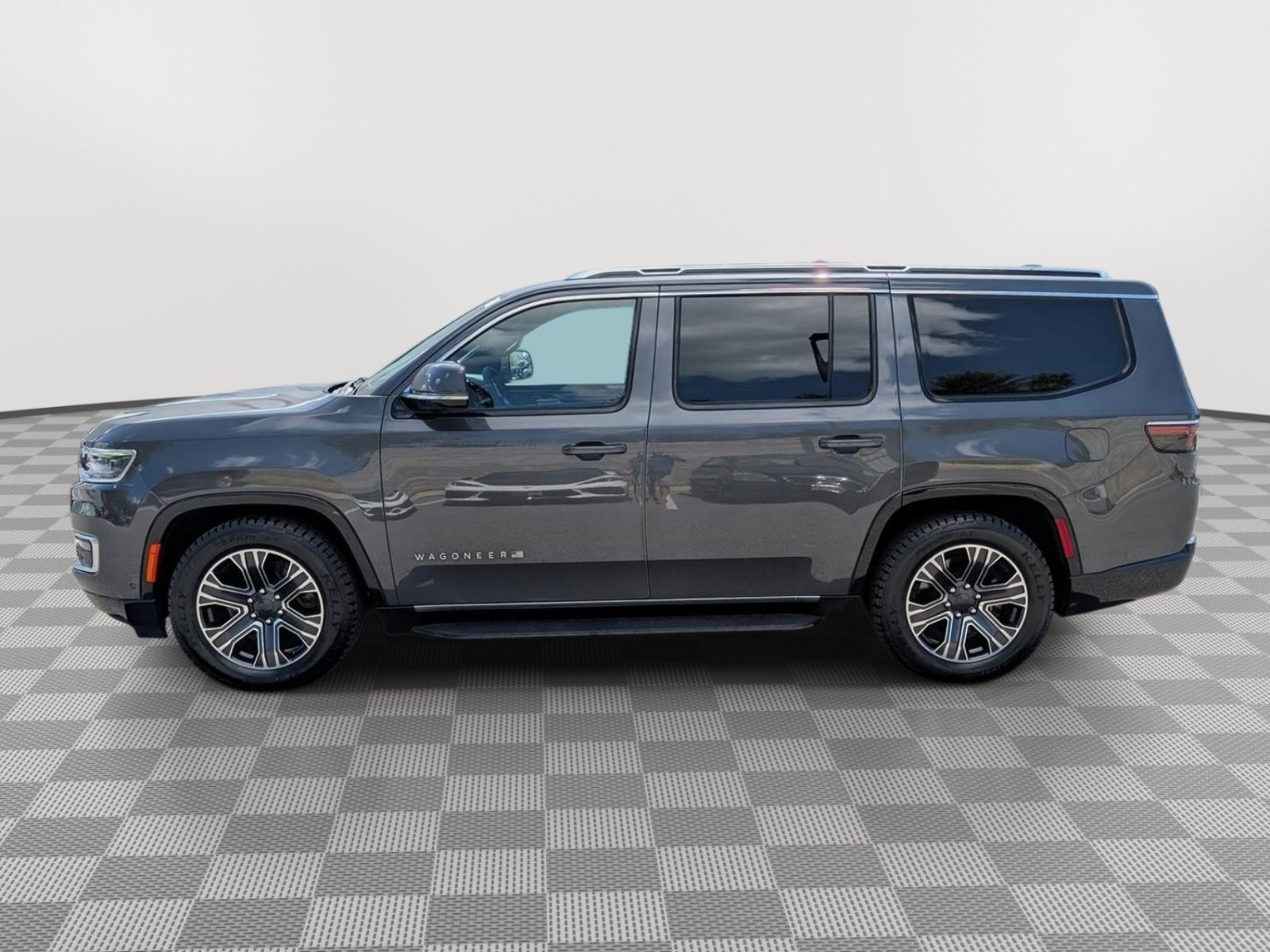Used 2022 Jeep Wagoneer Series III AWD/4WD image 2
