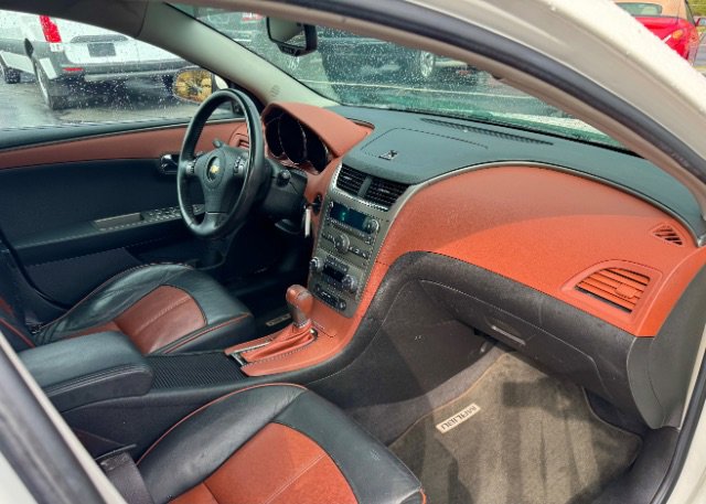 Used 2008 Chevrolet Malibu LTZ image 17