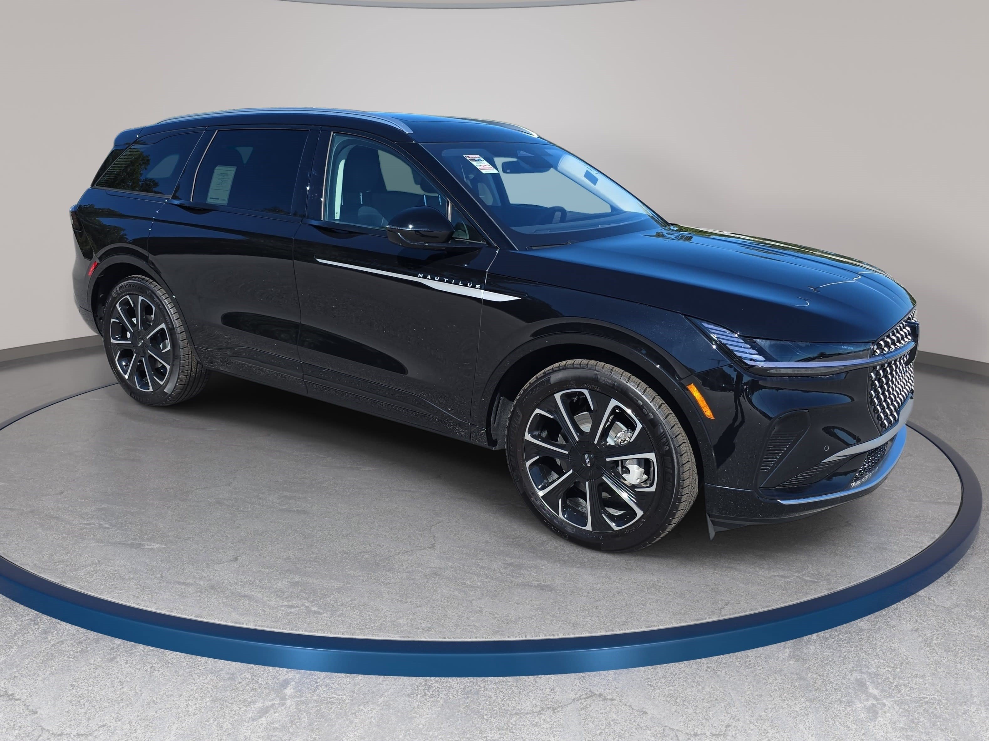New 2026 Lincoln Nautilus Reserve AWD/4WD image 3