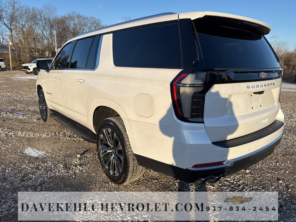 Certified 2025 Chevrolet Suburban High Country image 3