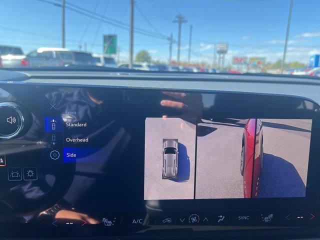 New 2026 Chevrolet Traverse LT w/ Driver Confidence Package image 25