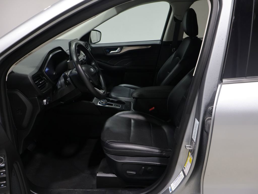 Used 2022 Ford Escape Titanium image 11