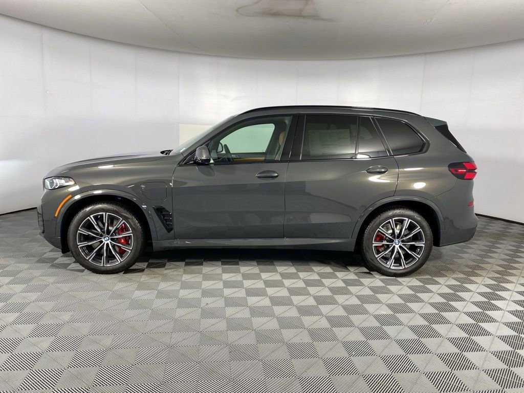New 2026 BMW X5 xDrive50e image 8