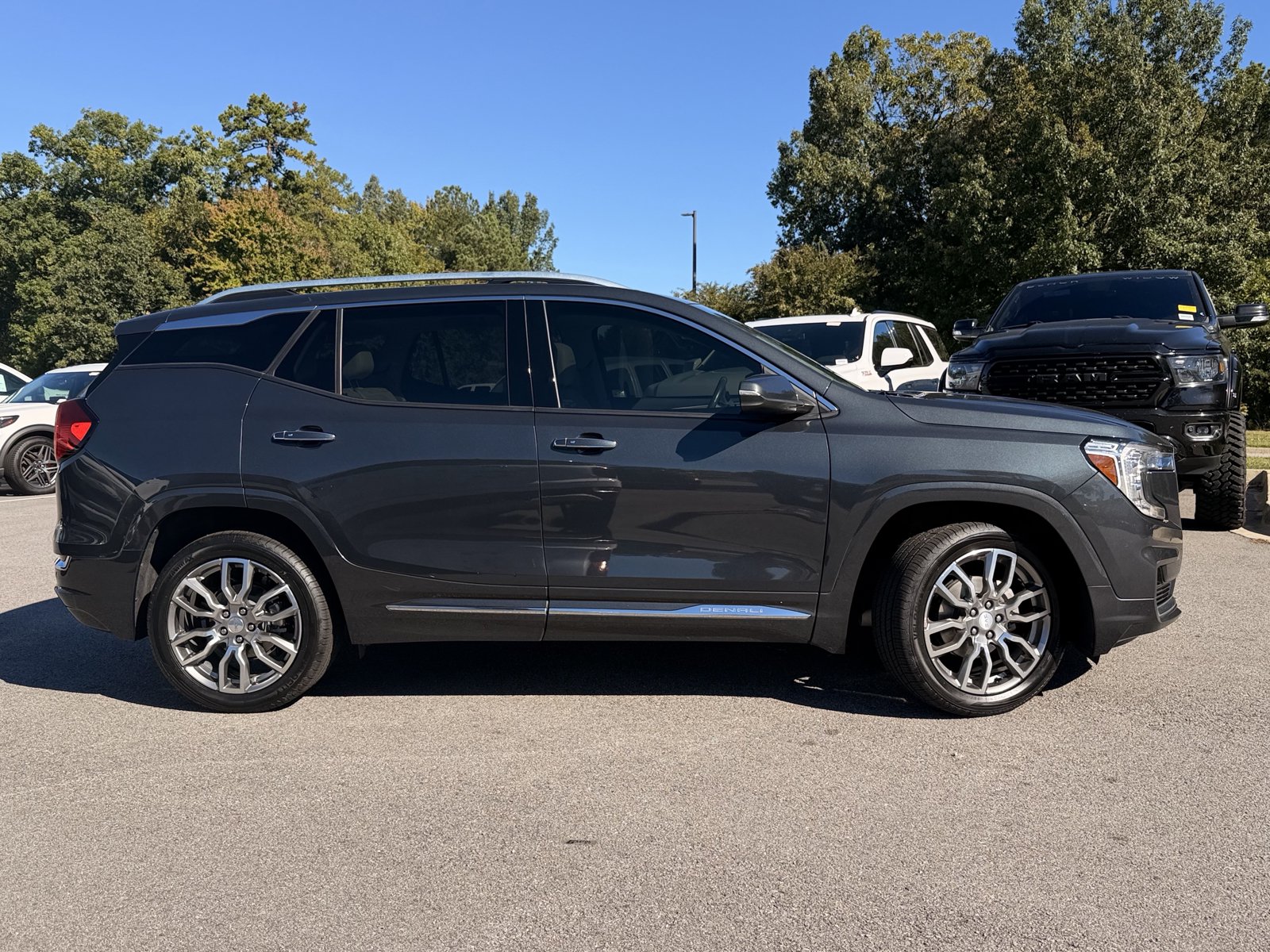 Used 2022 GMC Terrain Denali AWD/4WD image 13