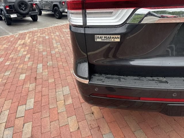 Used 2022 Lincoln Navigator Reserve AWD/4WD image 8