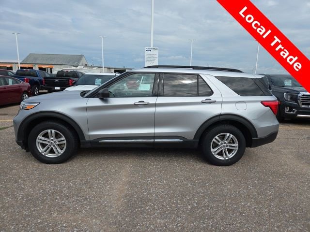Used 2022 Ford Explorer XLT image 2