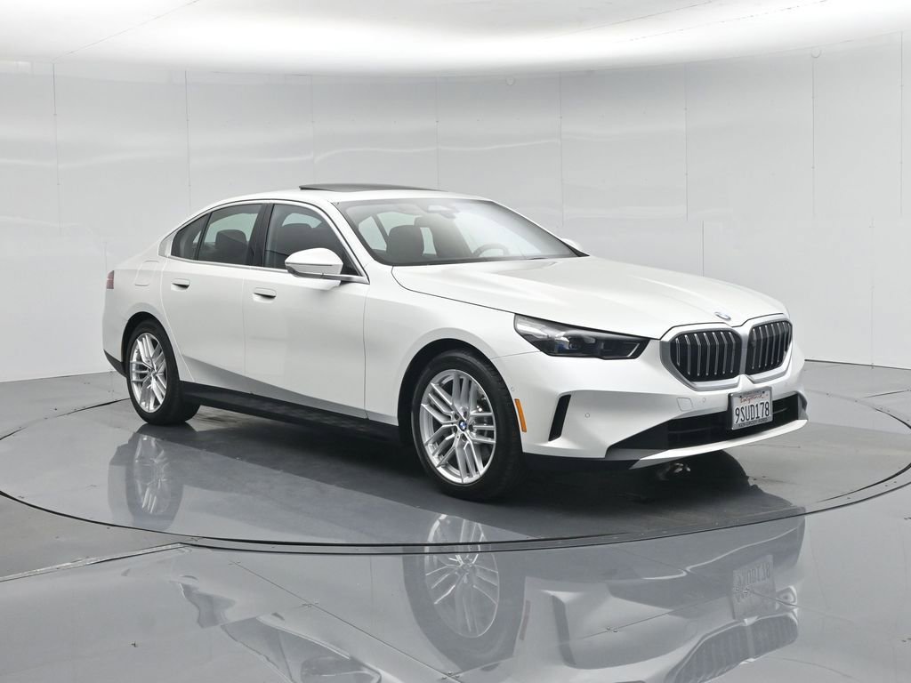 Used 2025 BMW 530i xDrive w/ Premium Package image 60