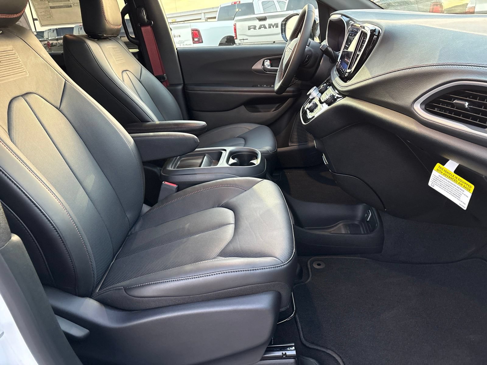 New 2027 Chrysler Pacifica Select FWD image 20