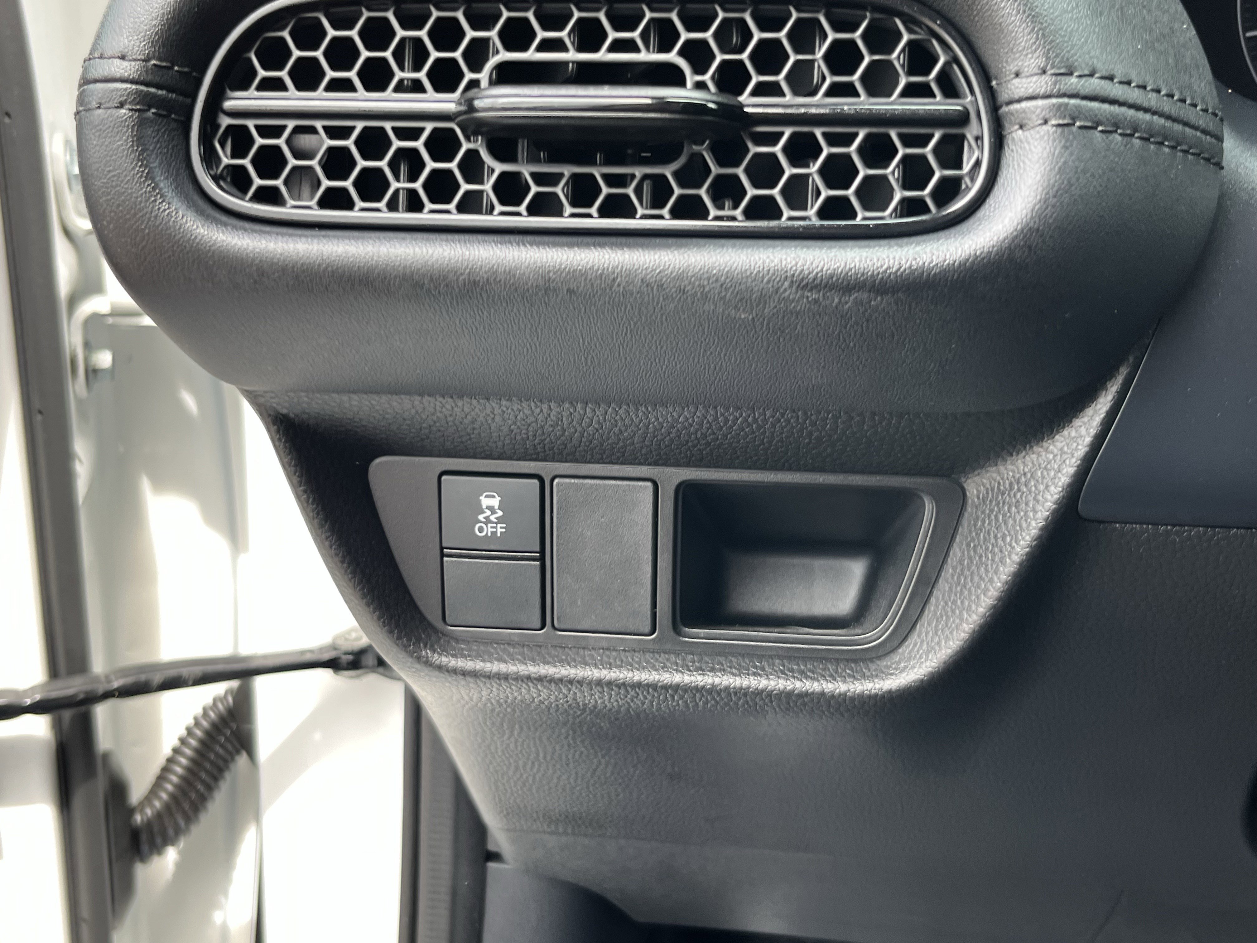 Used 2024 Honda HR-V LX image 25