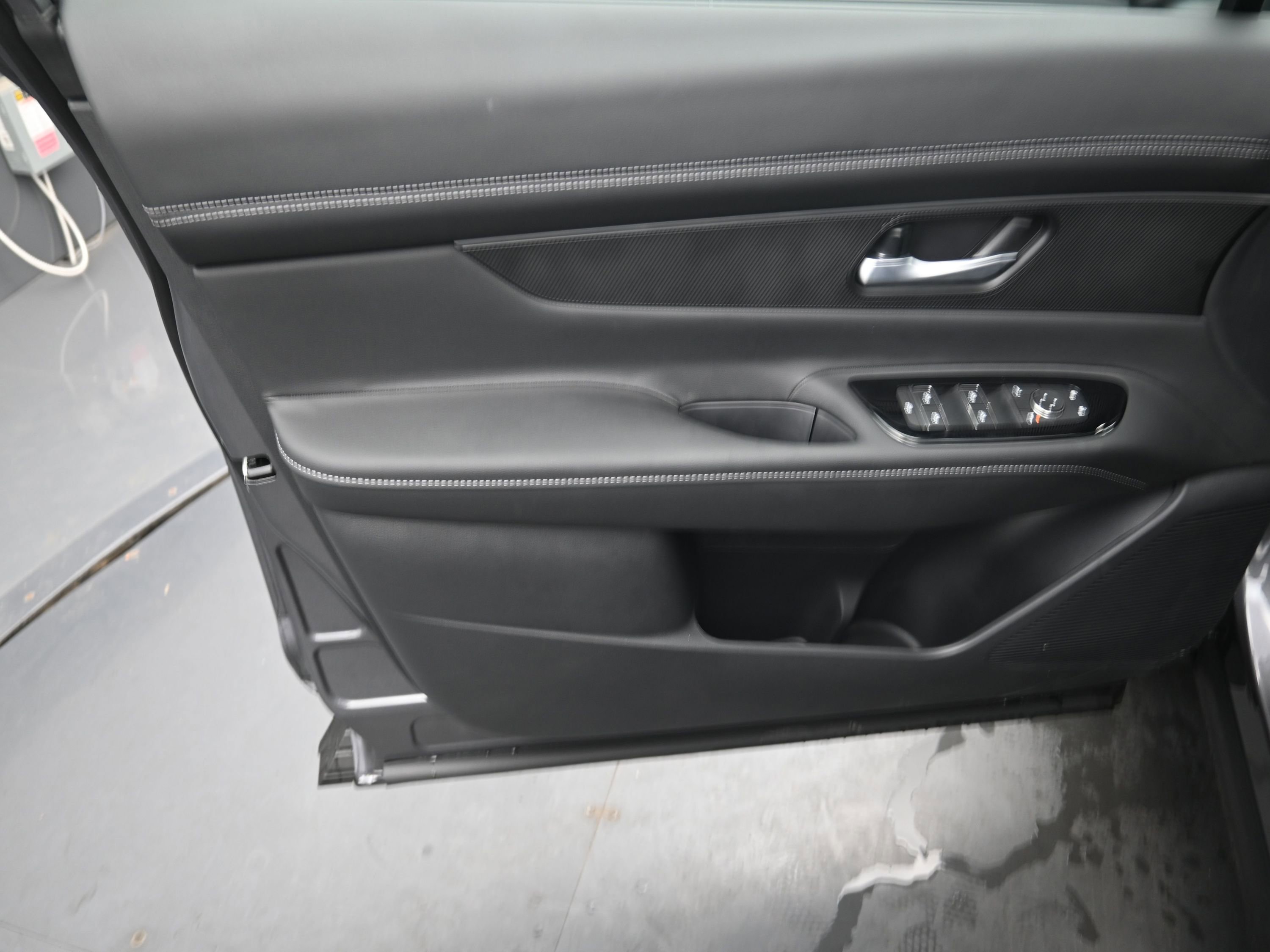 New 2025 Nissan Murano SV w/ Cargo Package image 14