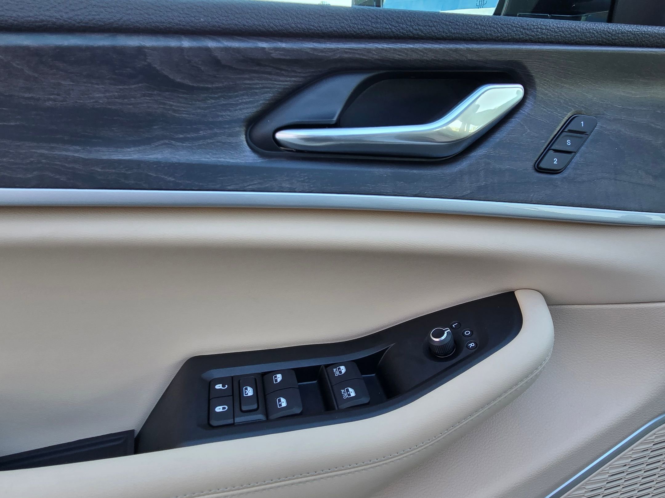 New 2025 Jeep Grand Cherokee L Limited w/ Luxury Tech Group II image 22