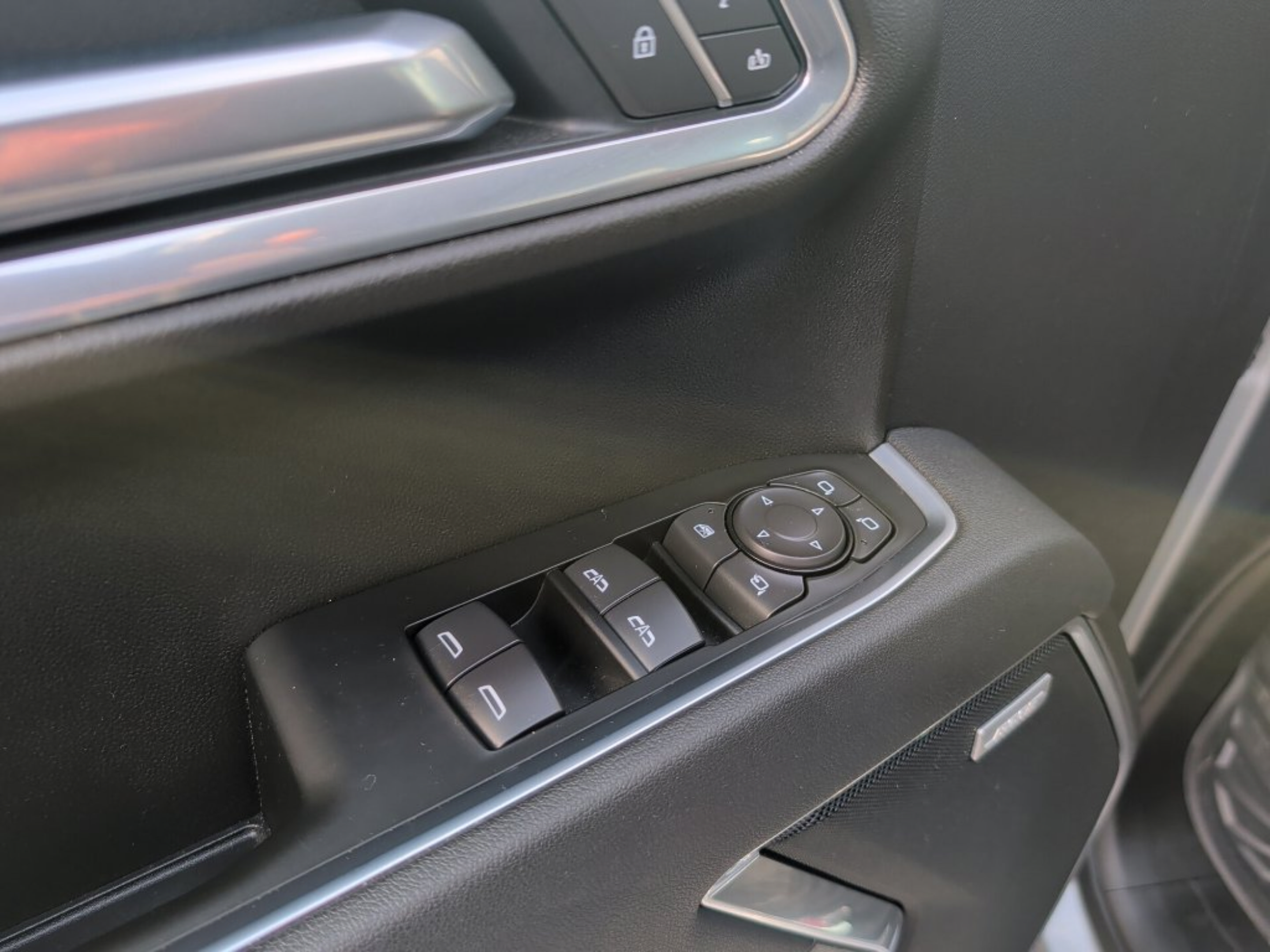 Used 2026 Chevrolet Silverado 1500 LTZ AWD/4WD image 18